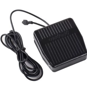 Plastfotpedalbryter